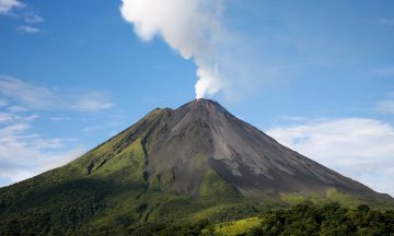 RAIN FOREST ARENAL VOLCANO FULL DAY TOUR & COMBINATIONS